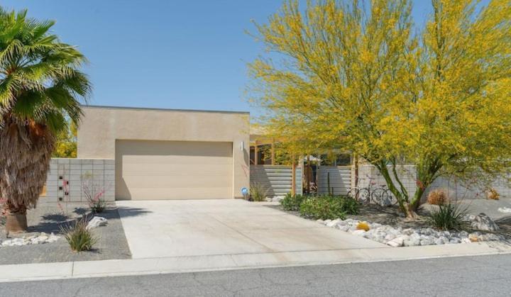 Chic Luxurious Desert Home- Private Pool Hot Tub Palm Springs Eksteriør billede