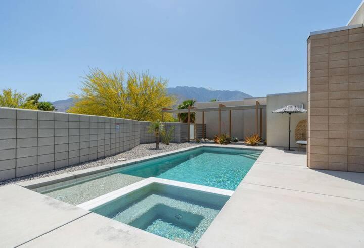 Chic Luxurious Desert Home- Private Pool Hot Tub Palm Springs Eksteriør billede