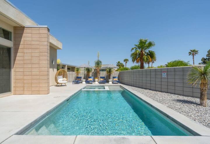 Chic Luxurious Desert Home- Private Pool Hot Tub Palm Springs Eksteriør billede